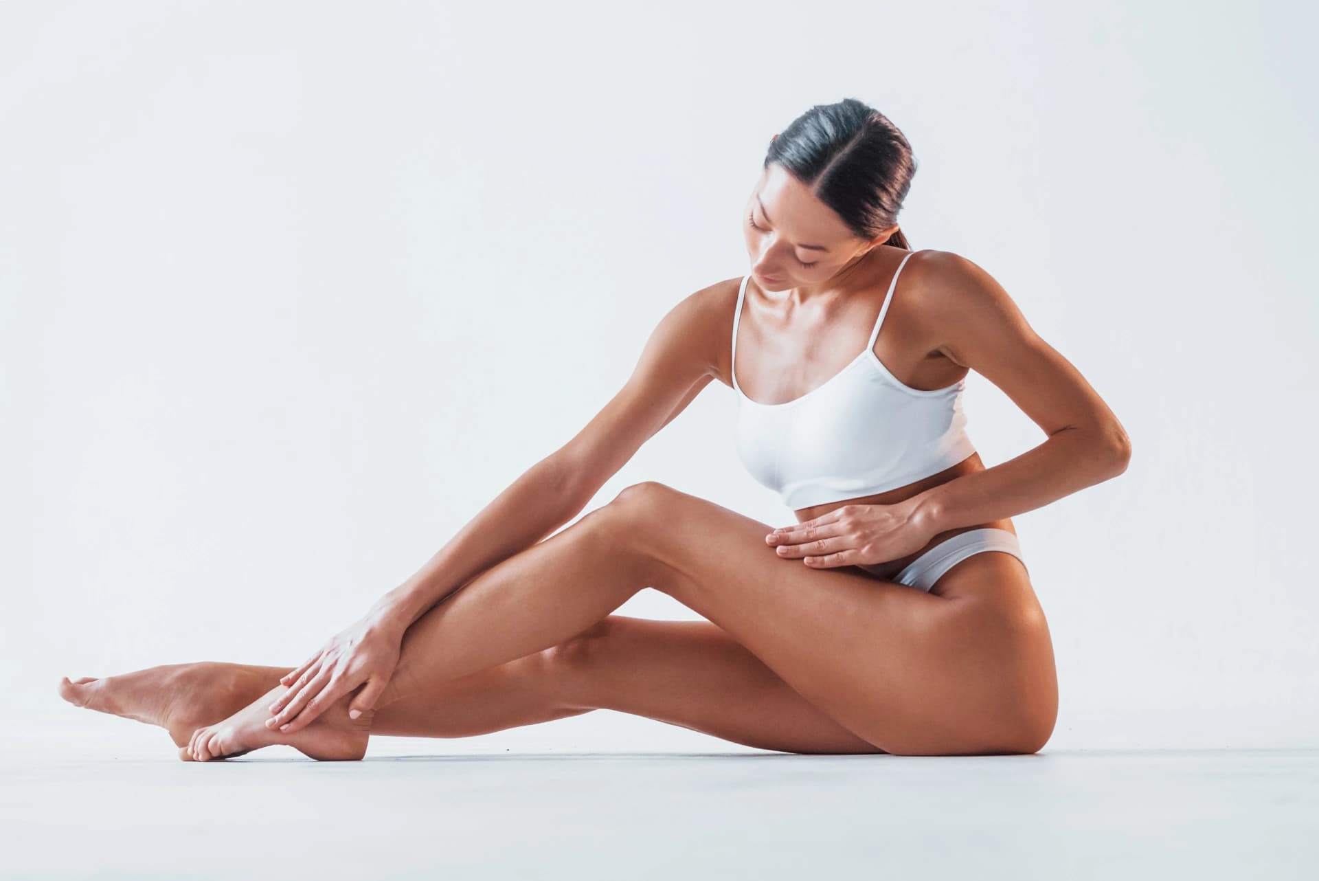 Лазерная эпиляция ног Кёльн — гладкие ноги после процедуры в AD Beauty Studio